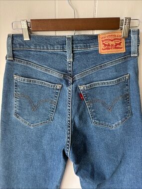 Levi's Ribcage Straight Ankle Jeans